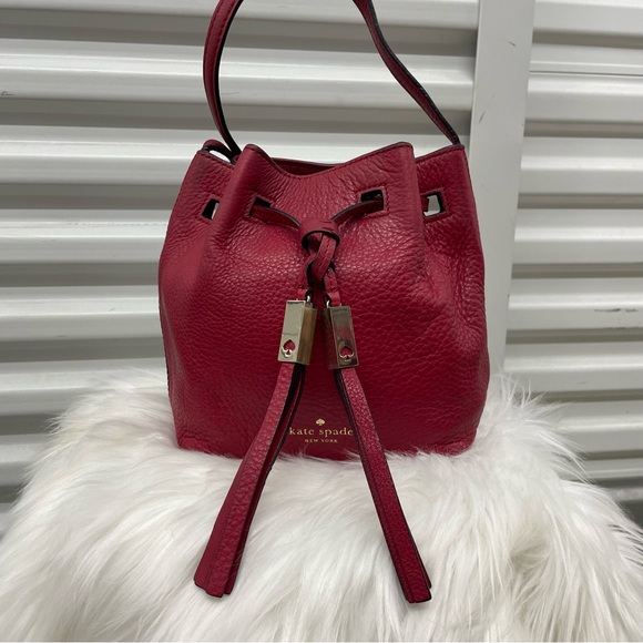 Kate Spade Grey Street Tiny Cooper Red pebbled leather Crossbody - Picture 2 of 12